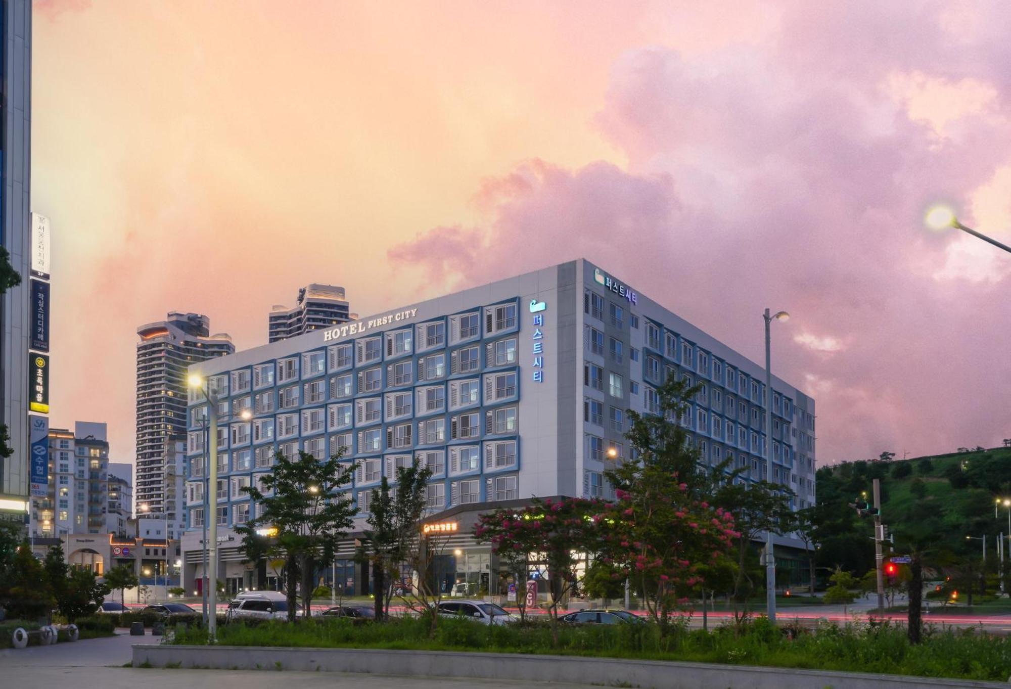 Yeosu Hotel First City 外观 照片